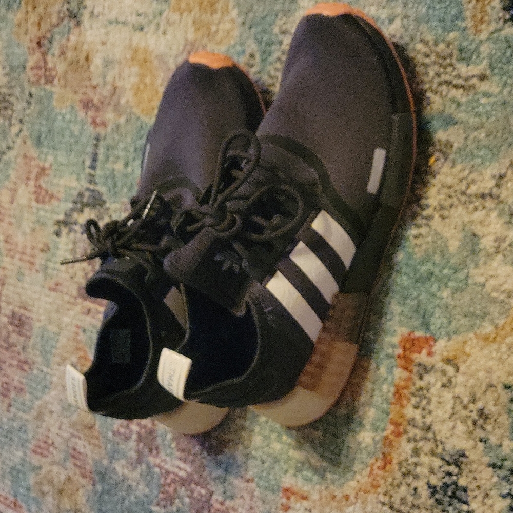 Kids size 7 Addidas NMD sneakers